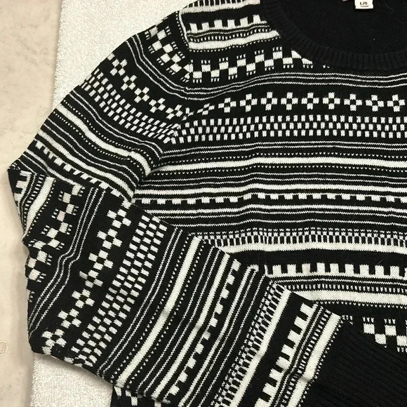 Merona Woman Lightweight Black/White Striped Sweater Size Large - Picture 2 of 8